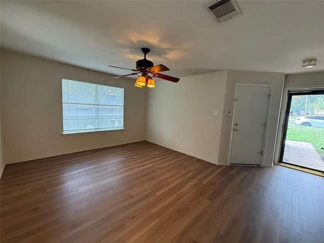 Building Photo - 224 Jim Miller Dr