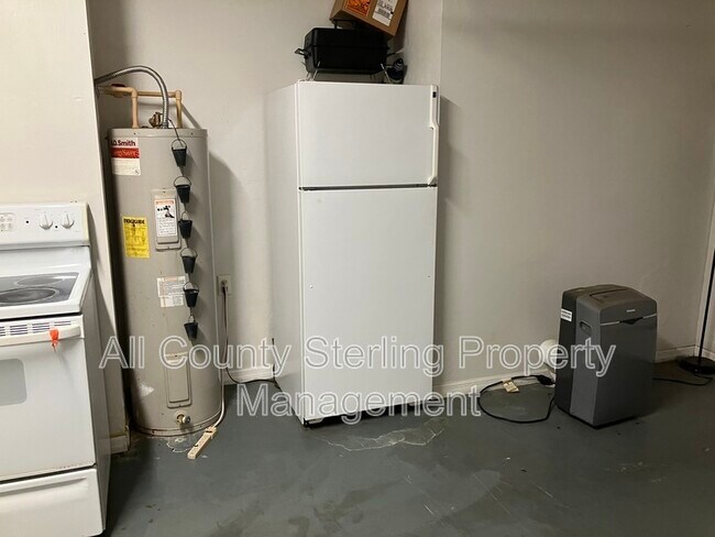 Building Photo - 4700 SW Archer Rd