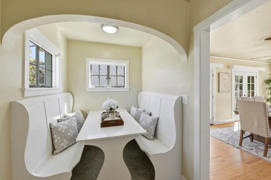 Building Photo - 181 College Way