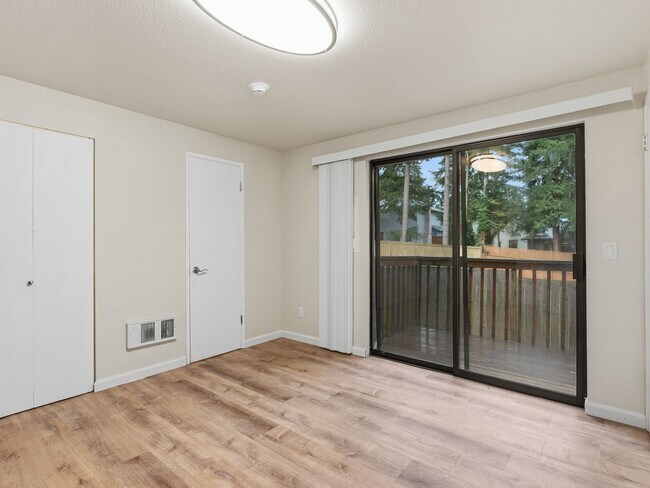 Building Photo - 6005