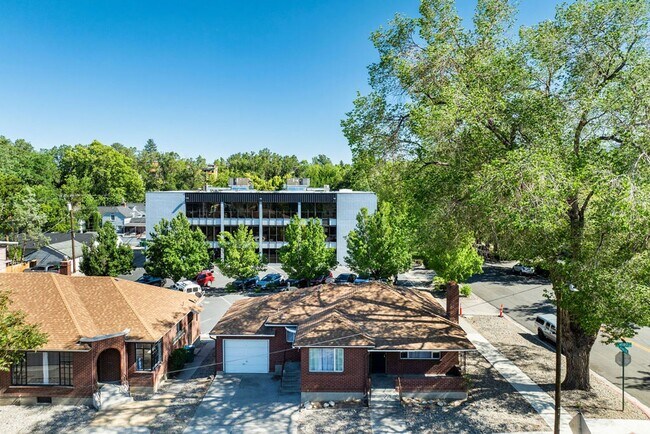 Building Photo - Newly Renovated 2 BD Brick Bungalow in Riv...