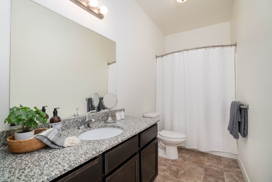 Building Photo - Sundance at Baxter Meadows