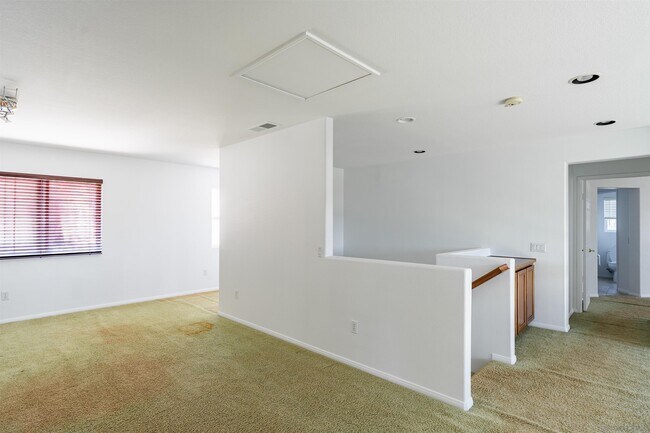 Building Photo - 2128 Sun Valley Rd