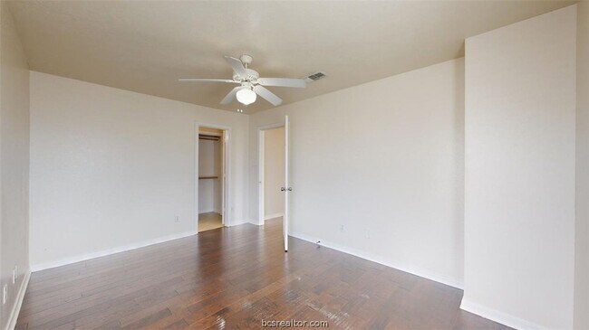 Building Photo - 915 Bougainvillea St