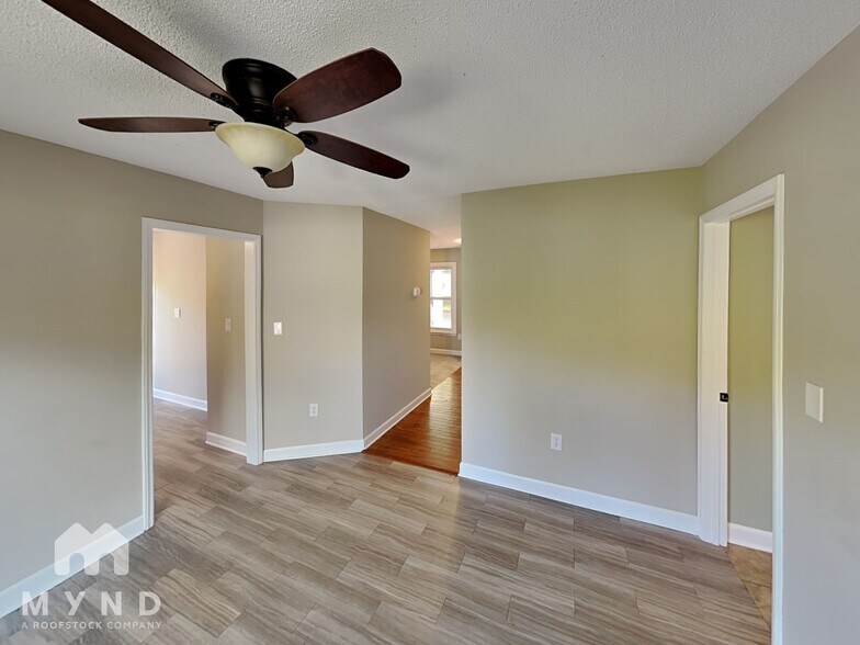 Building Photo - 3203 Whitaker Ct NW