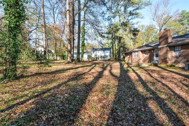 Building Photo - 1316 White Oak St SE