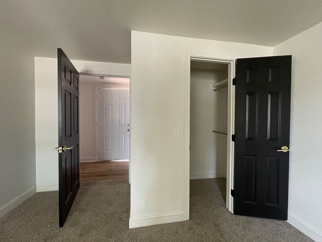 Building Photo - Fresh-Start Haven – Move-In Ready 3-Bed Gem!