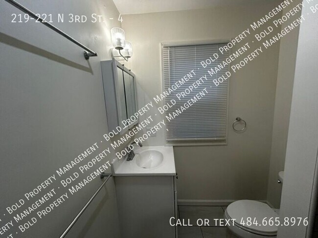 Building Photo - 219-221 N 3rd St.-4