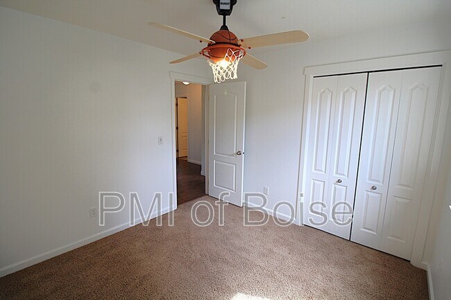 Building Photo - 1160 S Ruler Ave