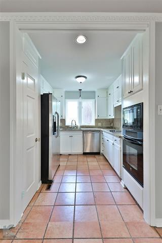 Building Photo - 55 Fairway Oaks Blvd