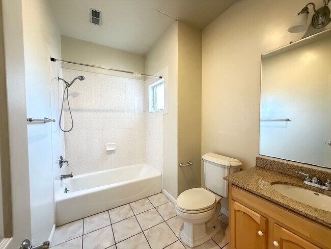 Building Photo - 738 Palmera Ct