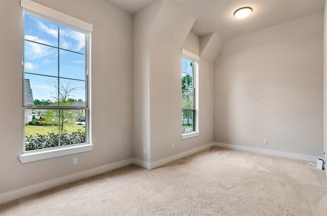 Building Photo - 279 Rivus Overlook Dr