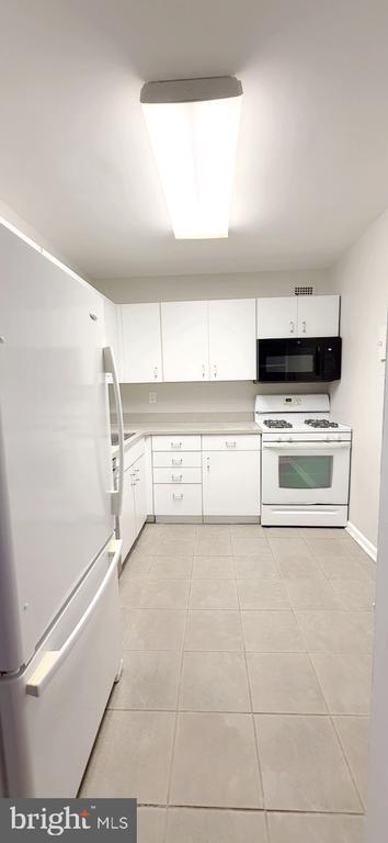 Building Photo - 4977 Battery Ln