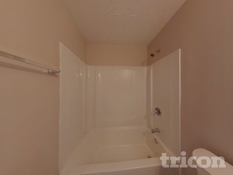 Building Photo - 4435 Grove Lake Ct