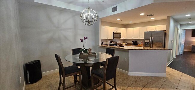 Building Photo - 1502 SW 50th St