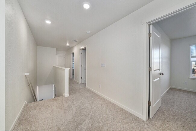 Building Photo - Rent this Immaculate Home in Johnstown Vil...