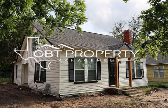 Building Photo - 4 Bedroom 3 Bath Home Remodeled!!!!