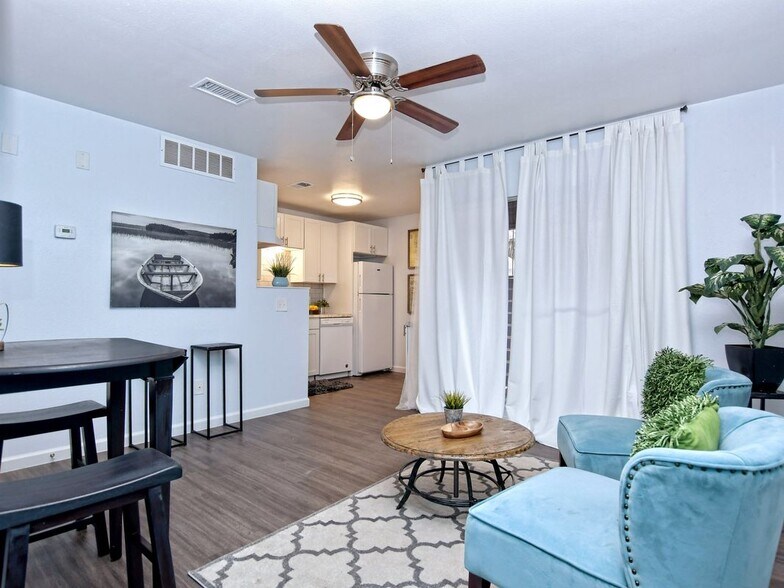 Building Photo - 1840 Burton Dr