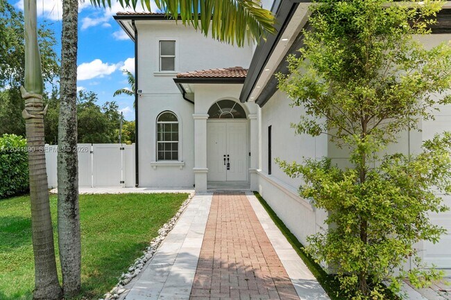 Building Photo - 3040 SW 44th Ct