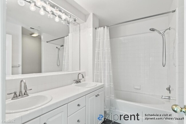 Building Photo - 3 br, 3 bath Townhome - 334 Dunsmuir Terra...