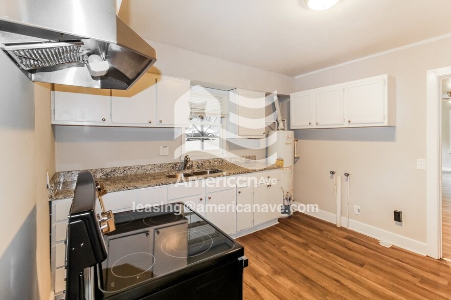 Building Photo - 4208 16th Ave