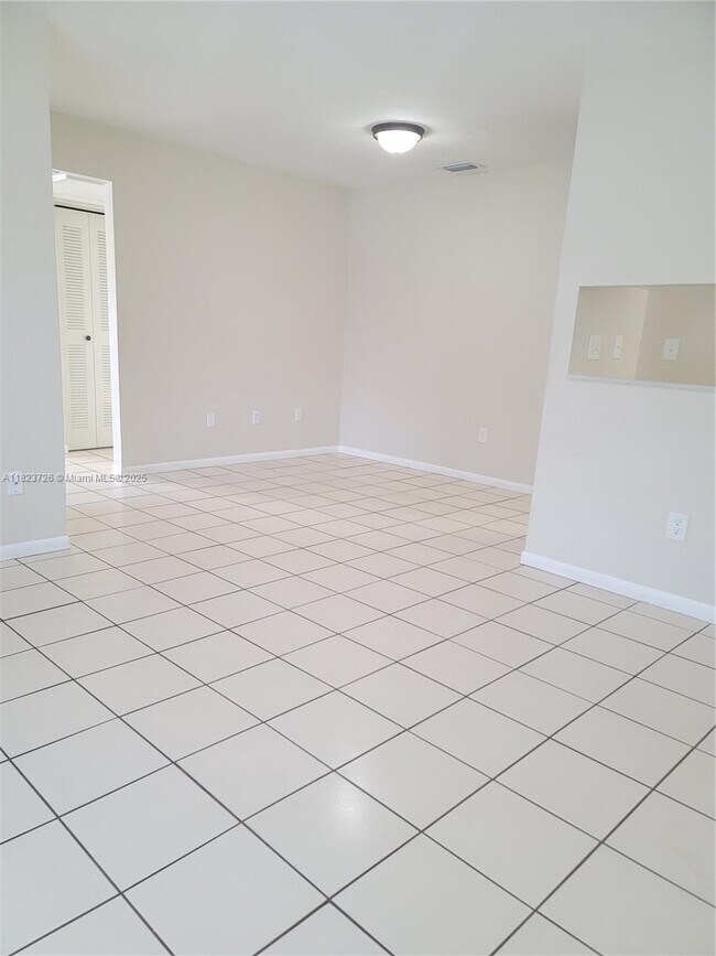 Building Photo - 15354 SW 72nd St