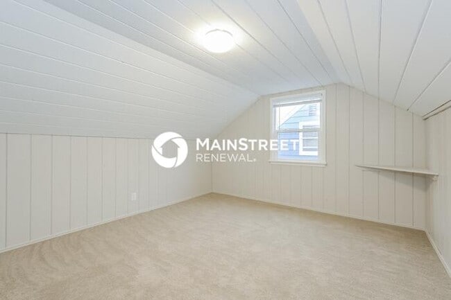 Building Photo - 4 Bedroom Pet-Friendly Home in PUYALLUP, WA with Main Street Renewal