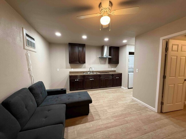 Primary Photo - Very Nice 1 Bed 1 Bath Unit