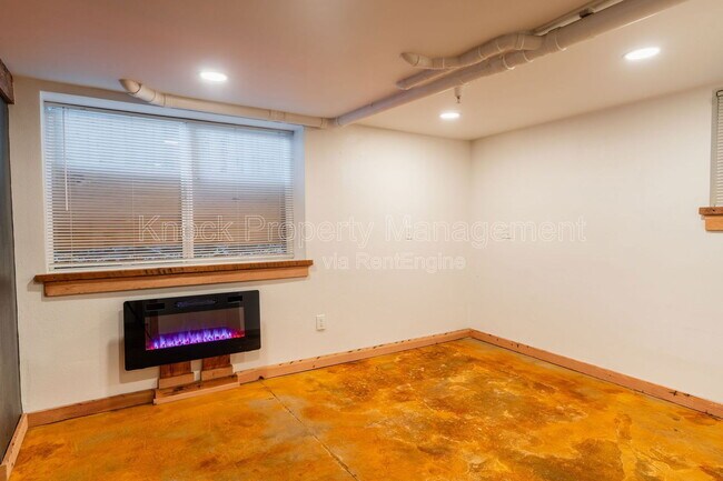 Building Photo - 1815 NW Hoyt St