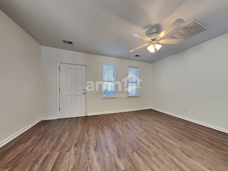 Building Photo - 413 Verbena Ave