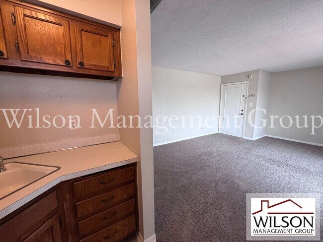 Building Photo - 525 Georgetown Dr