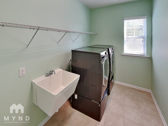 Building Photo - 9420 Ardrey Woods Dr