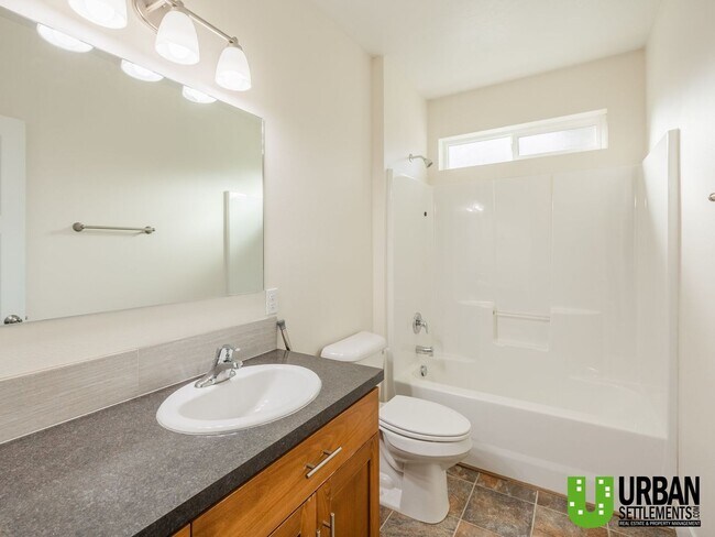 Building Photo - Clean, Comfortable Home in a Great Spokane Valley Location!