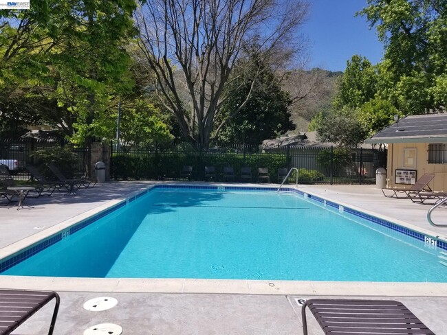 Building Photo - 2170 Arroyo Ct