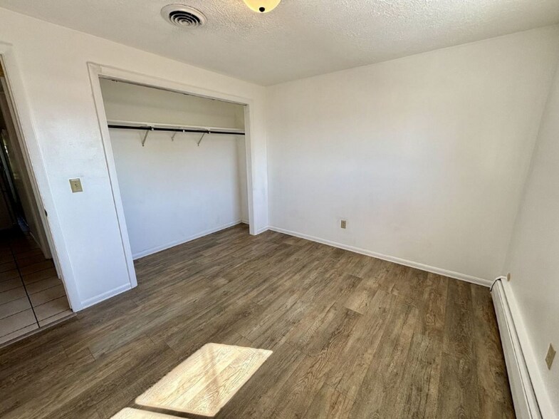 Building Photo - 495 E 2650 N