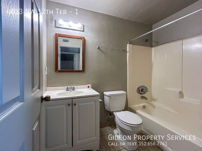 Building Photo - 4013 NW 12th Terrace