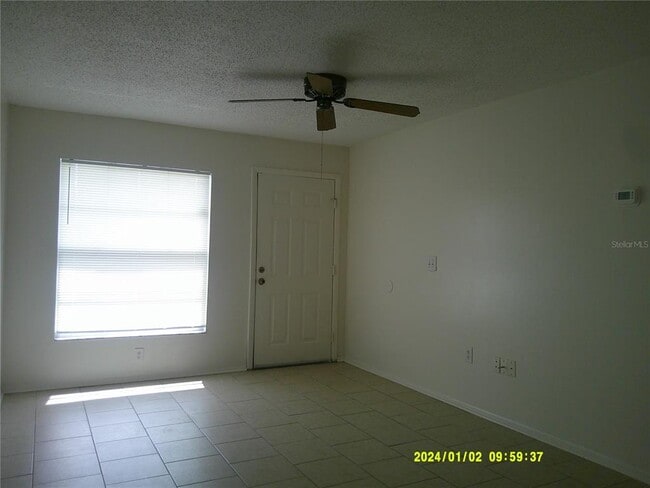 Building Photo - 71 Lake Villa Way