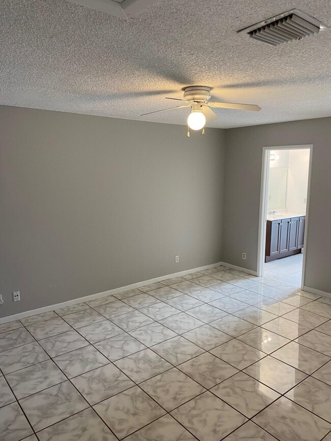 Building Photo - 11405 NW 35th St