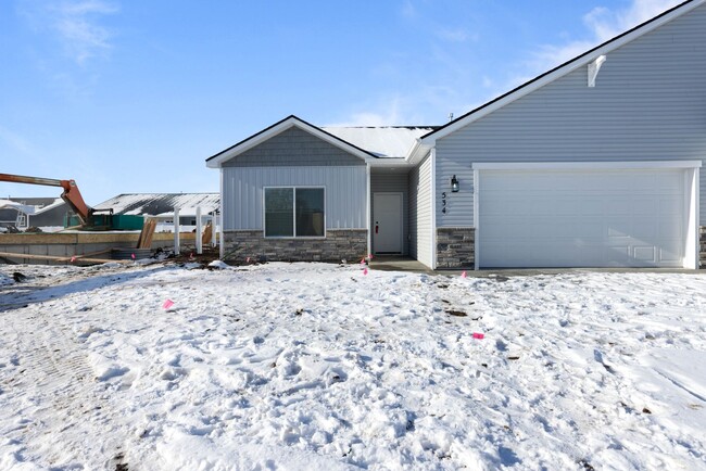 Building Photo - AVAILABLE NOW - 3 BED 2 BATH TWIN HOME IN ...