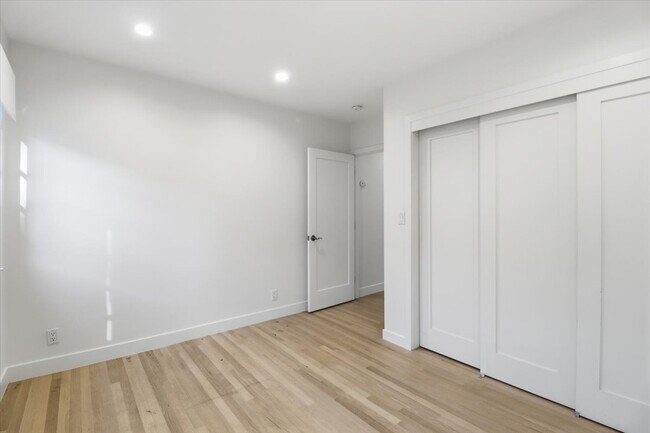 Building Photo - 2156 Linnington Ave