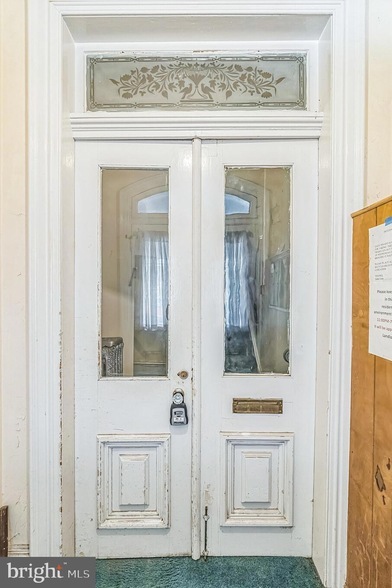 Building Photo - 459 Martin St