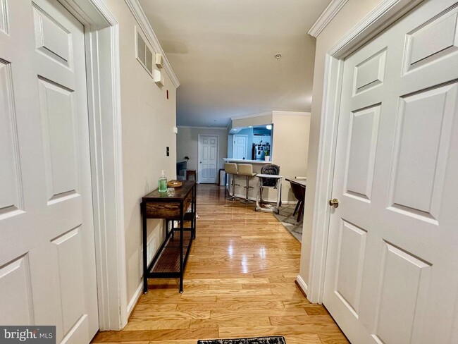 Building Photo - 13105 Millhaven Pl