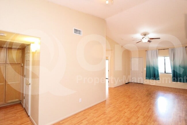 Building Photo - 3301 E Earll Dr