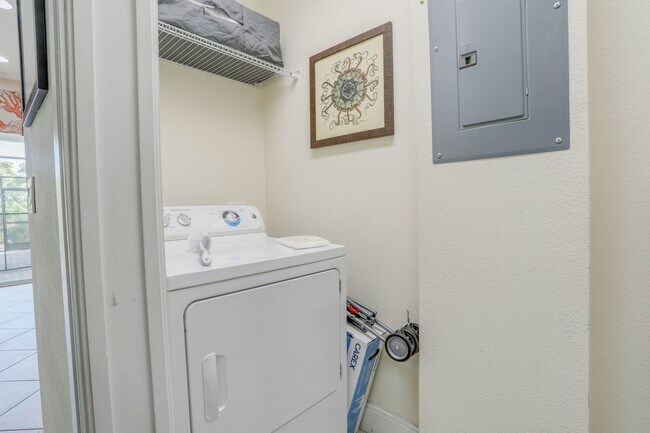 Building Photo - 510 Captiva Dr