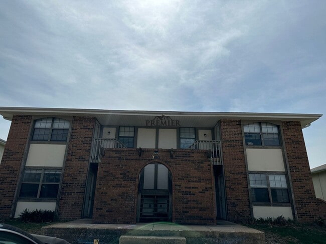 Primary Photo - 302 W Montgomery St