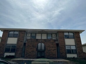 Building Photo - 302 W Montgomery St