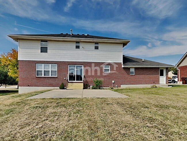 Building Photo - 10213 Waterford Ct