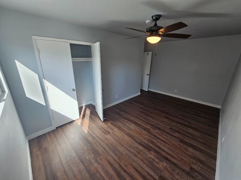 Building Photo - 1533 W 84th St