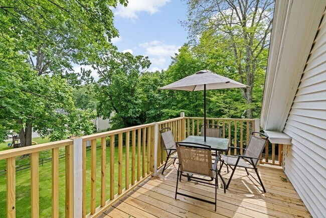 Building Photo - 225 Pleasant St