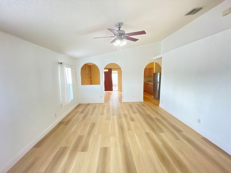 Building Photo - 1019 Great Shady Ln